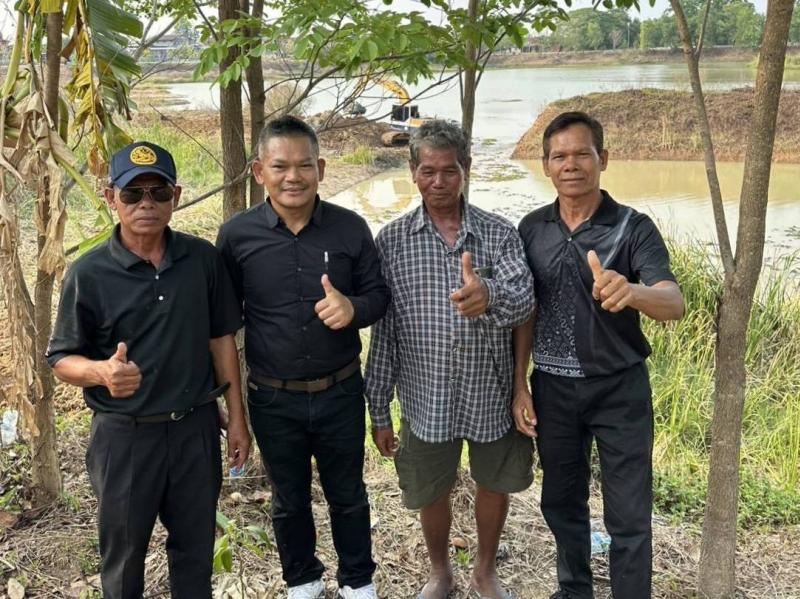 การลงพื้นที่ตรวจการขุดลอกหนองน้ำเชื่อมต่อประปา เพื่อแก้ไขปัญหาการขาดน้ำผลิตประปาหมู่บ้าน 